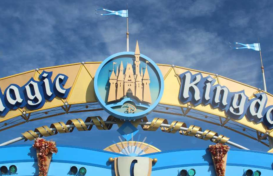 Magic Kingdom welcome sign